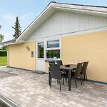 3 Bedroom Pet Friendly In