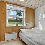 3 Bedroom Pet Friendly In