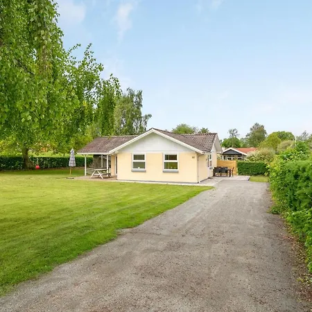 3 Bedroom Pet Friendly In