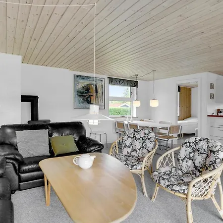 Nyaraló 3 Bedroom Pet Friendly In *