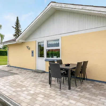 3 Bedroom Pet Friendly In