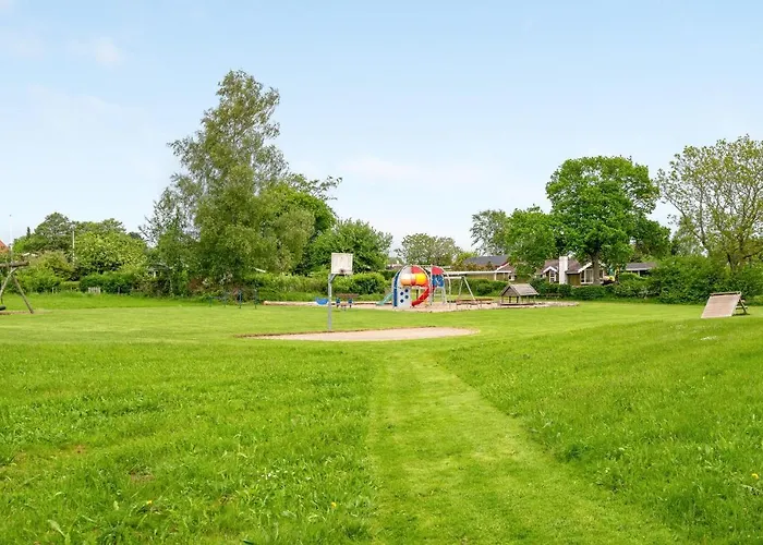 3 Bedroom Pet Friendly In Holiday home *