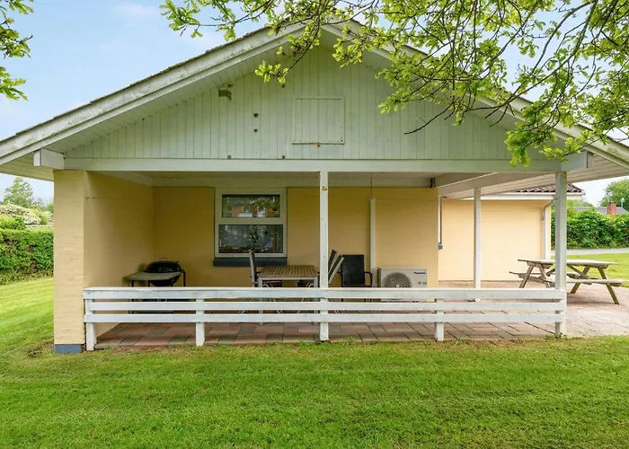 3 Bedroom Pet Friendly In Holiday home *