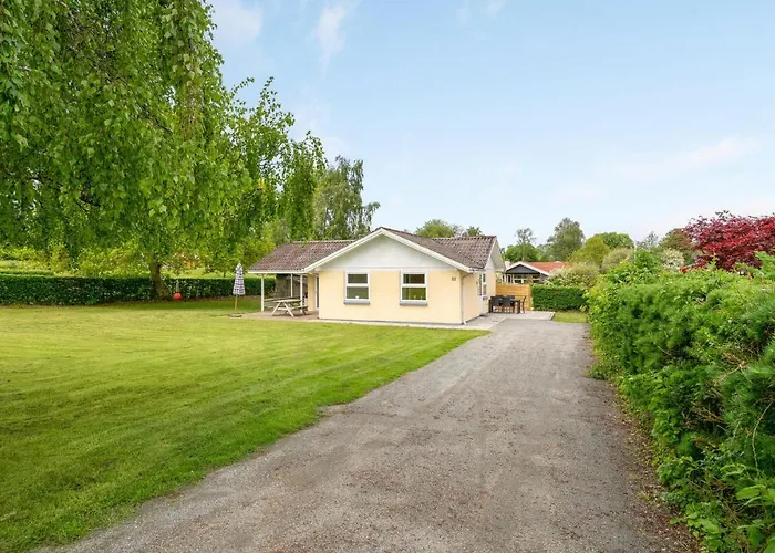 3 Bedroom Pet Friendly In