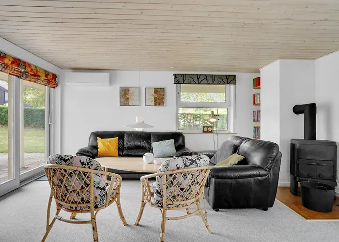 3 Bedroom Pet Friendly In Feriehus Hejls